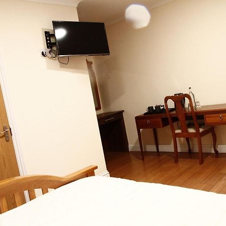 Bed and Breakfast The Bell And Bottle à Maidenhead Extérieur photo